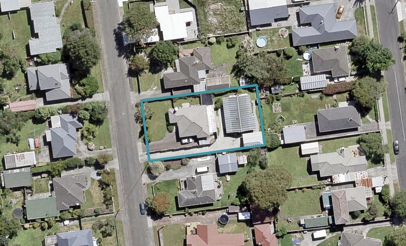 1/58 Golders Road, Elderslea, Upper Hutt - Carousel 1