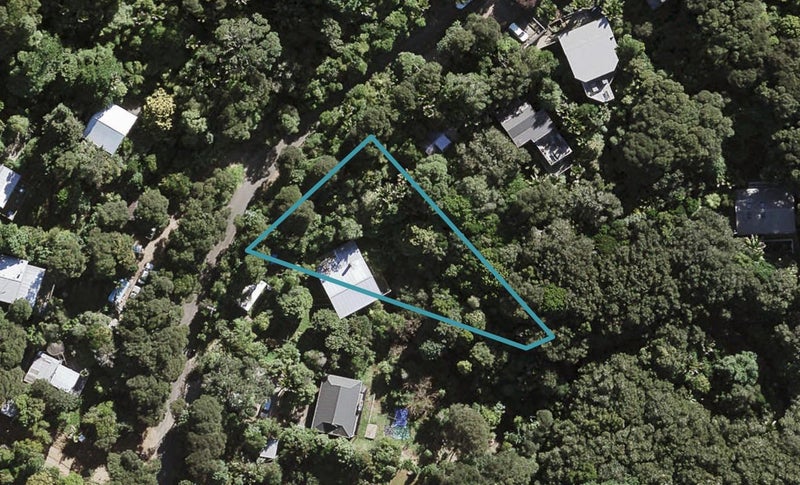 87 Fairview Crescent, Omiha, Waiheke Island - Carousel 1