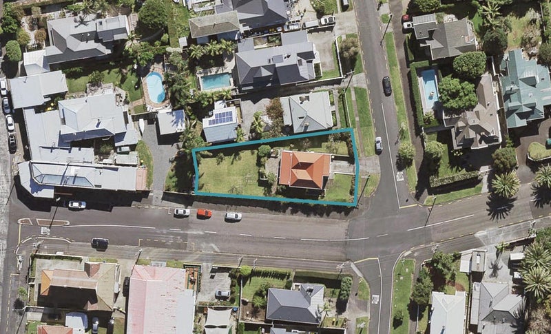 30 Richmond Avenue, Northcote Point, Auckland - Carousel 1