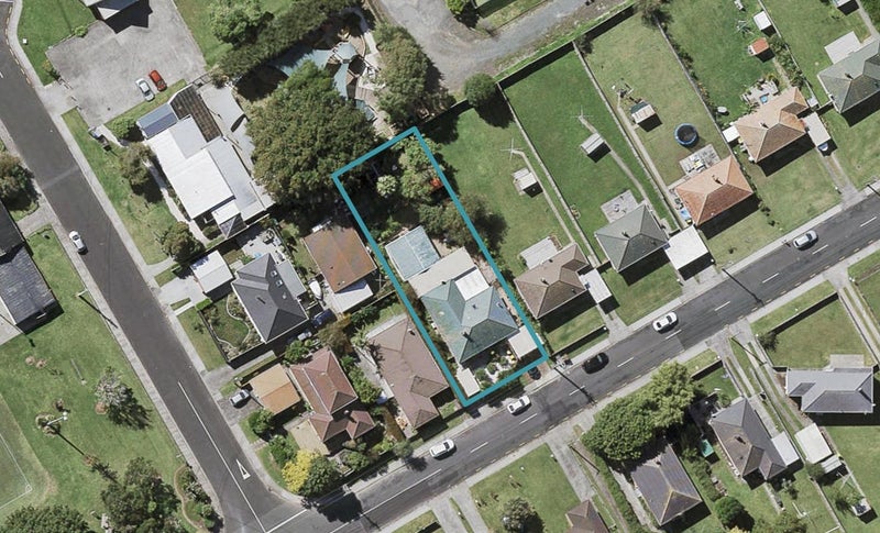 60 Roberts Avenue, Bayswater, Auckland - Carousel 1