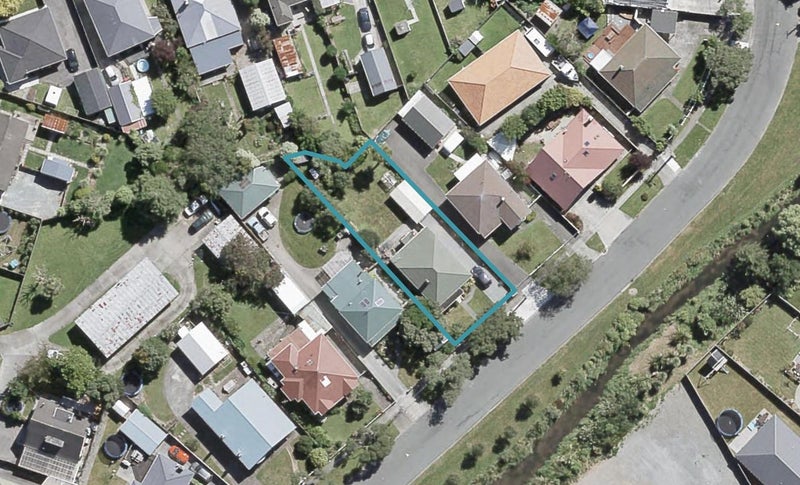 511 Riverside Drive, Fairfield, Lower Hutt - Carousel 1