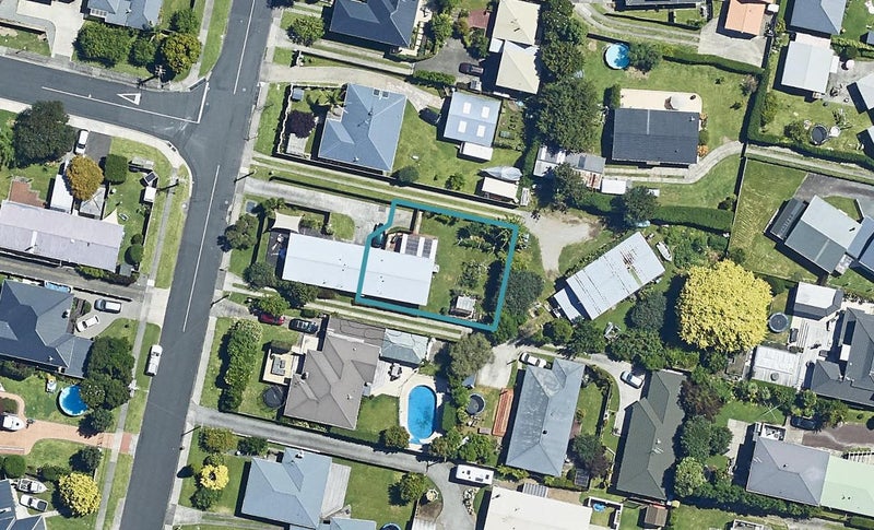 42B Goods Road, Otumoetai, Tauranga - Carousel 1
