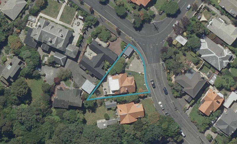 4 Tolcarne Avenue, Maori Hill, Dunedin - Carousel 1
