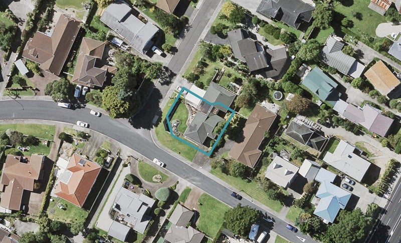 5 Landsberg Way, Windsor Park, Auckland - Carousel 1