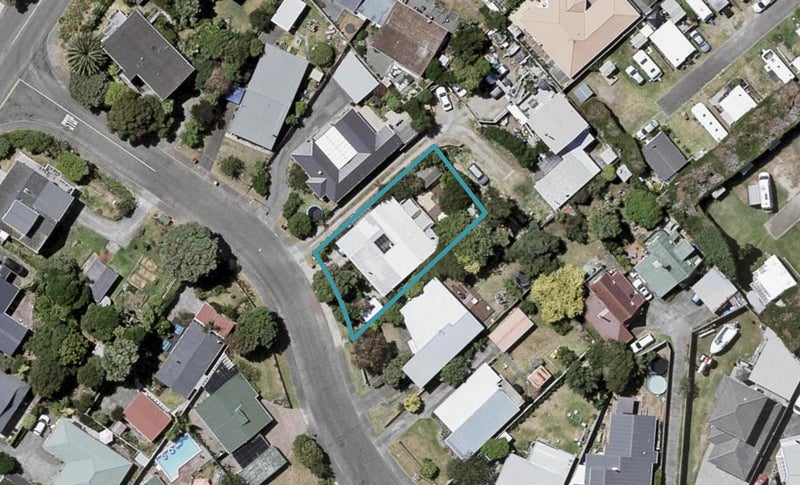 9 Bahama Crescent, Paraparaumu Beach, Paraparaumu - Carousel 1