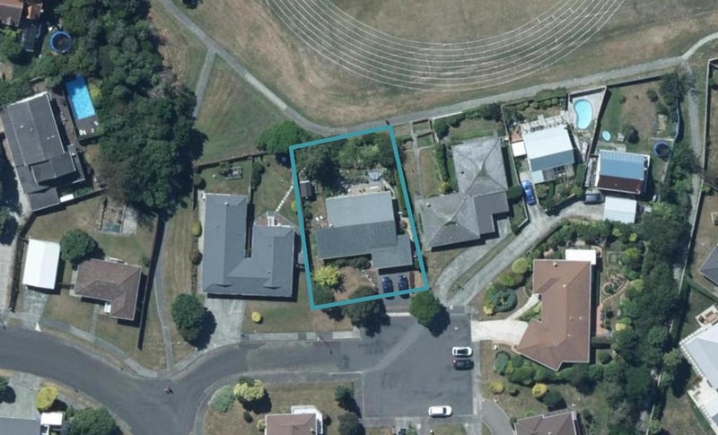 9 Latitude Close, Whitby, Porirua - Carousel 1