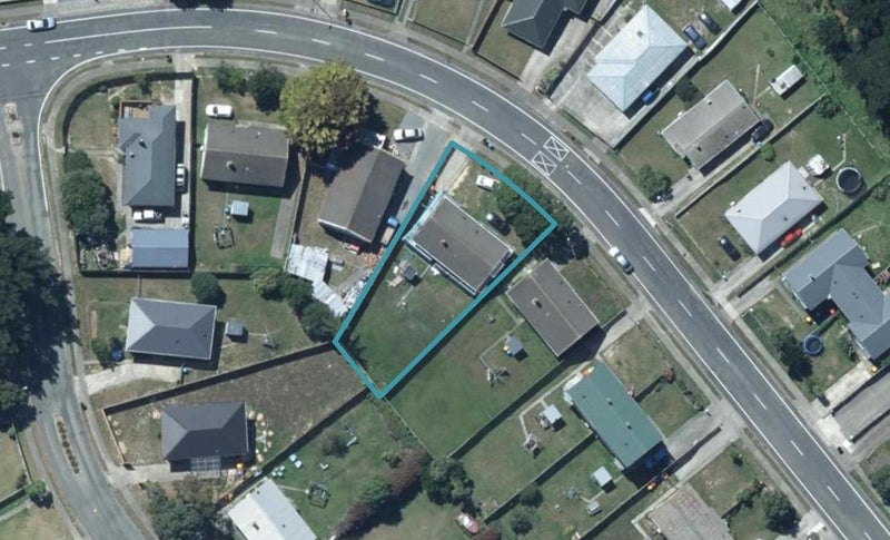 111 Corinna Street, Waitangirua, Porirua - Carousel 1
