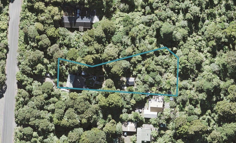697 Scenic Drive, Henderson Valley, Auckland - Carousel 1