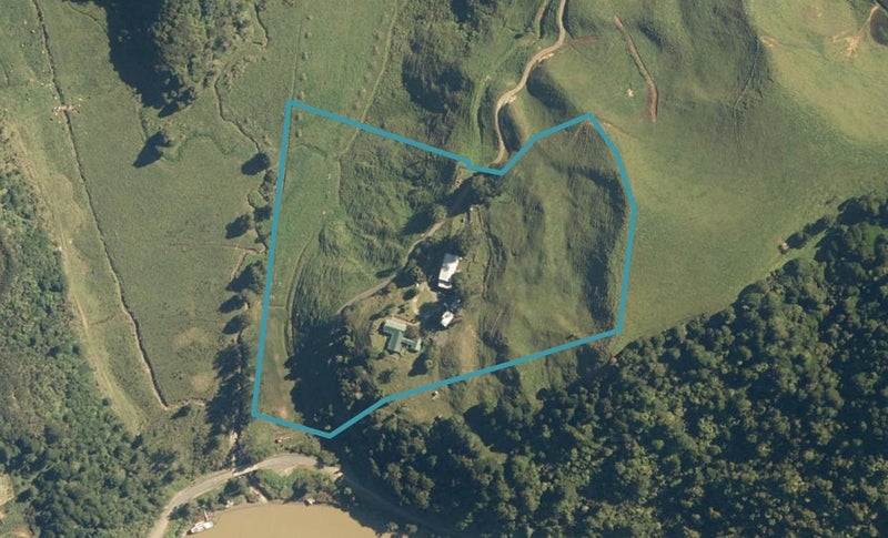 373 Te Mahoe Road, MOKAU - Carousel 1