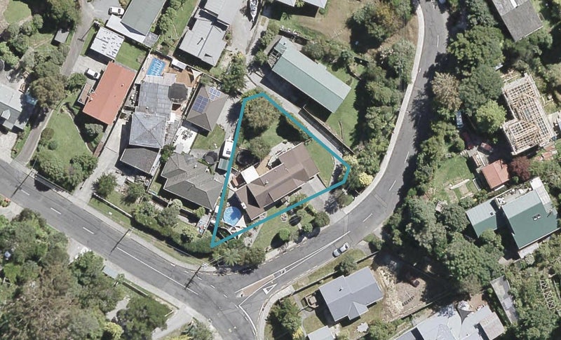 23 Forest Road, Pinehaven, Upper Hutt - Carousel 1