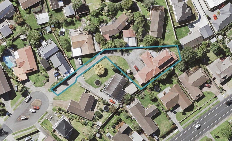 18 Sheralee Place, Bucklands Beach, Auckland - Carousel 1