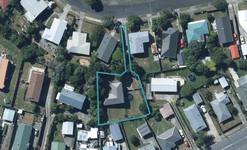 13 Beaumaris Crescent, Ascot Park, Porirua - Carousel 1