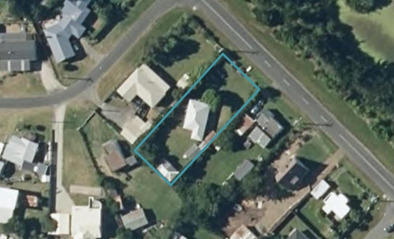 18 Holben Parade, Foxton Beach, Foxton - Carousel 1