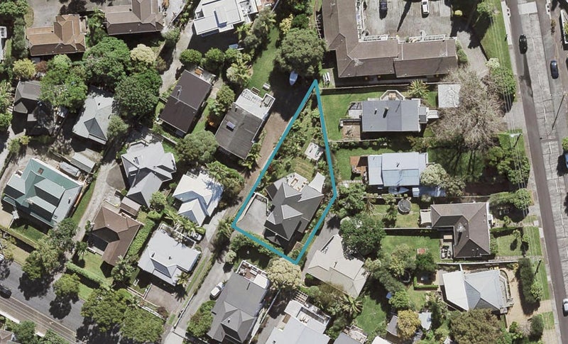 11A Rodney Road, Northcote Point, Auckland - Carousel 1