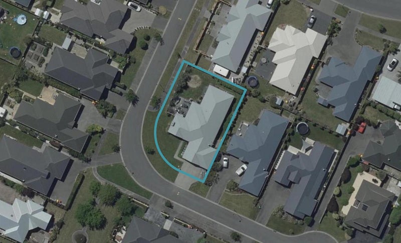 5 Marguerite Place, Aidanfield, Christchurch - Carousel 1