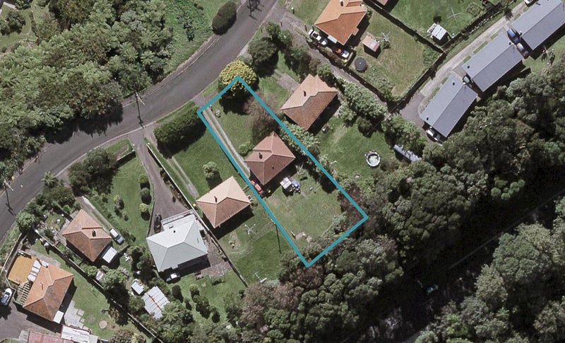 107 Glenpark Avenue, Frankleigh Park, New Plymouth - Carousel 1