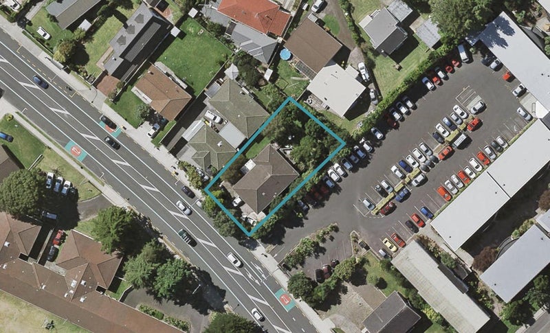 40 Akoranga Drive, Northcote, Auckland - Carousel 1