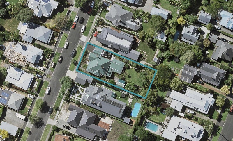 8 Russell Street, Stanley Point, Auckland - Carousel 1