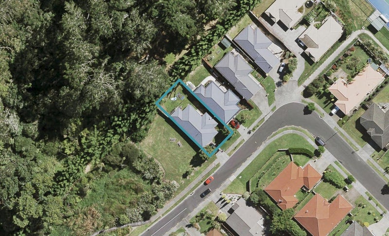 27 Brookwood Drive, Henderson, Auckland - Carousel 1