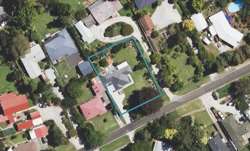 17 Seymour Road, Inner Kaiti, Gisborne - Carousel 1