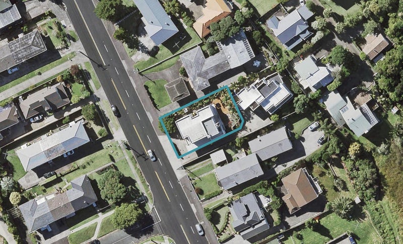 11 East Coast Road, Milford, Auckland - Carousel 1