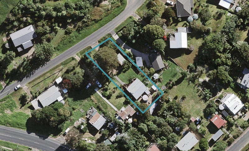 6 Kennedy Road, Surfdale, Waiheke Island - Carousel 1