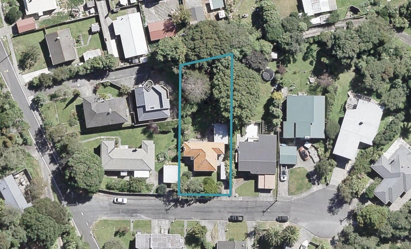 1 Crawford Grove, Naenae, Lower Hutt - Carousel 1