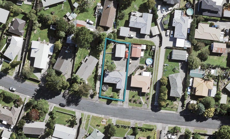 42 Jillian Drive, Ranui, Auckland - Carousel 1