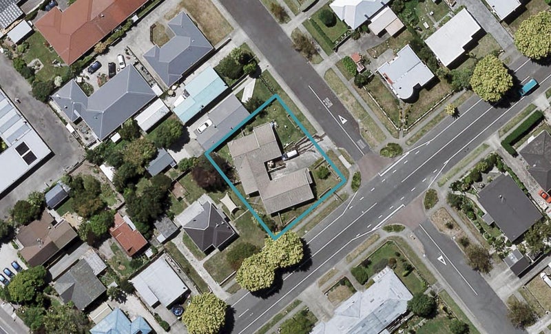 815 Queen Street East, Parkvale, Hastings - Carousel 1