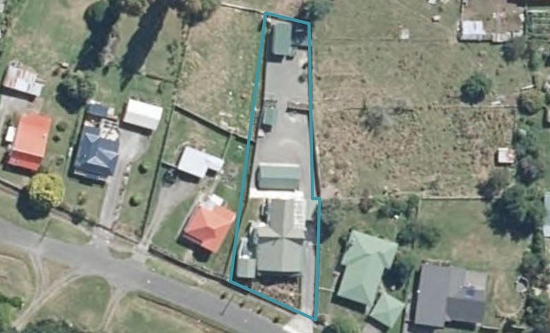 10 Feltham Street, Hunterville - Carousel 1