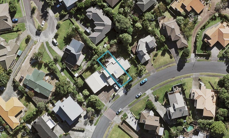 13B Tenbless Court, Unsworth Heights, Auckland - Carousel 1