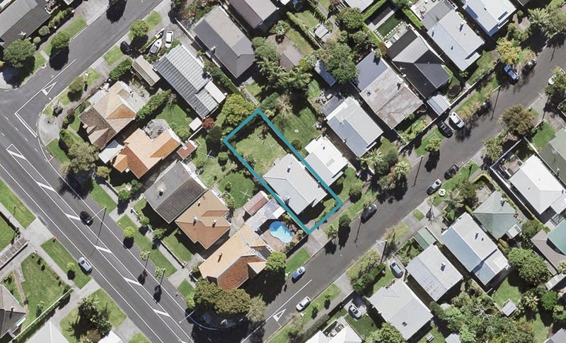 2 Chester Avenue, Westmere, Auckland - Carousel 1