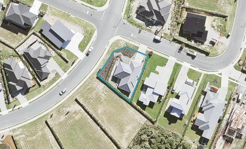 2 Eastview Crescent, Stanmore Bay, Whangaparaoa - Carousel 1