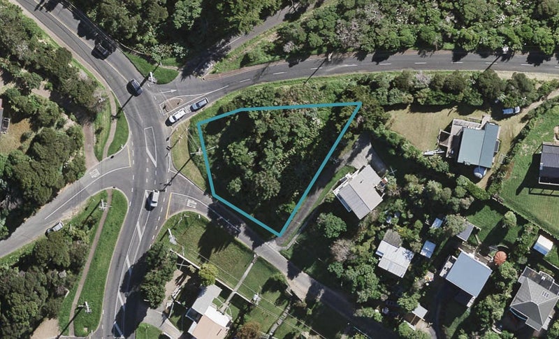 1 Moana Avenue, Surfdale, Waiheke Island - Carousel 1