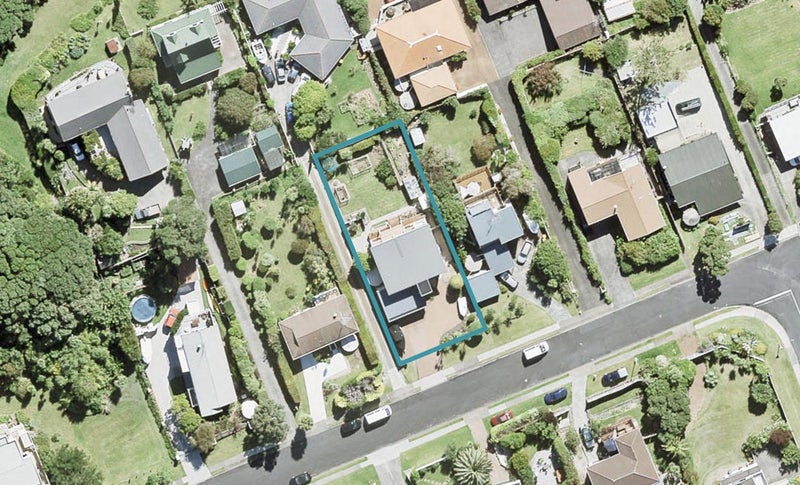 54 Pacific Parade, Army Bay, Whangaparaoa - Carousel 1