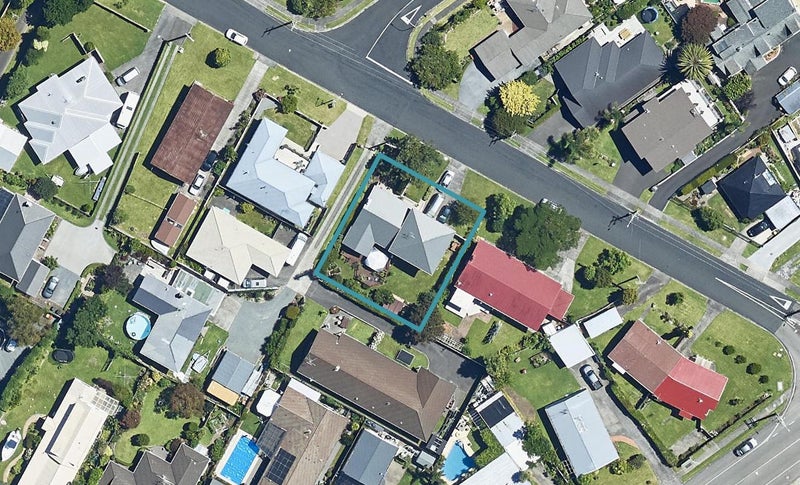 10 Smiths Road, Matua, Tauranga - Carousel 1