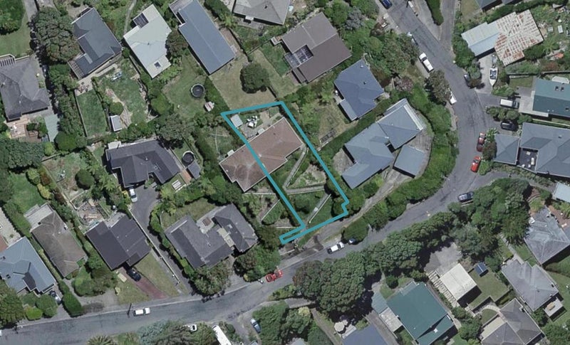 25 Ranui Crescent, Khandallah, Wellington - Carousel 1