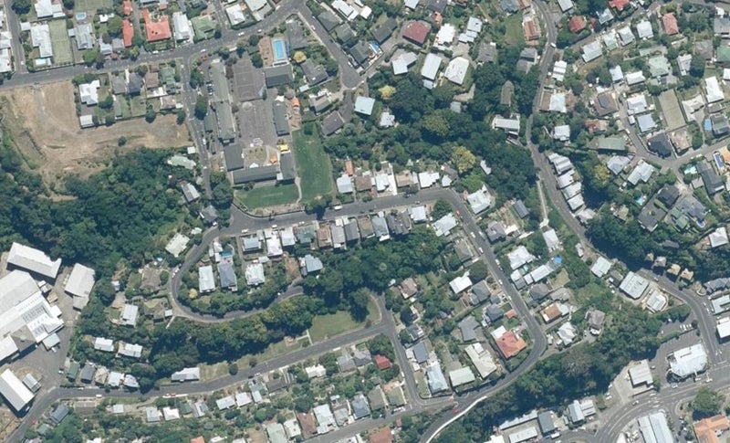 20 Colenso Avenue, Hospital Hill, Napier - Carousel 1