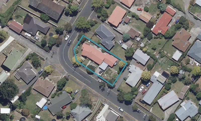 18 Aurora Terrace, Hillcrest, Hamilton - Carousel 1