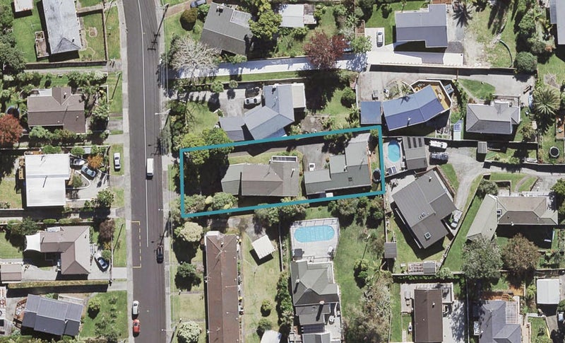 2/97 Verbena Road, Birkdale, Auckland - Carousel 1