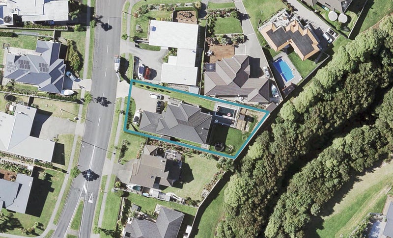 9 Constellation Avenue, Beachlands, Auckland - Carousel 1