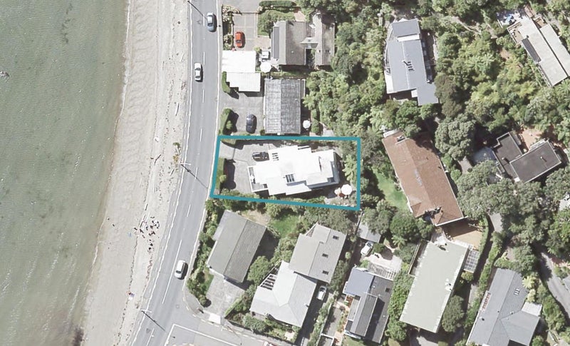 239 Marine Drive, Lowry Bay, Lower Hutt - Carousel 1