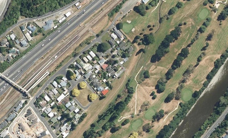 10 York Avenue, Manor Park, Lower Hutt - Carousel 1