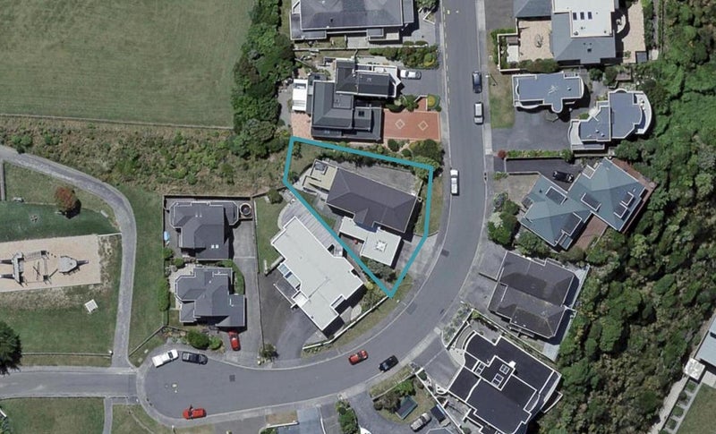 14 Treasure Grove, Hataitai, Wellington - Carousel 1