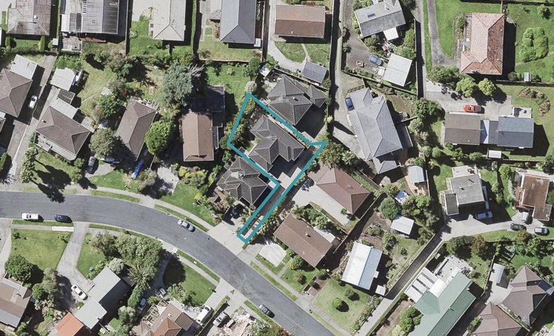 12A Cairngorm Place, Highland Park, Auckland - Carousel 1