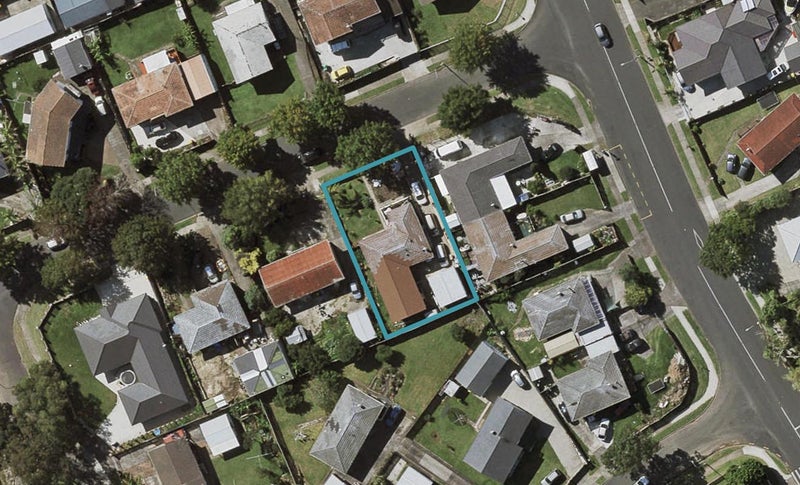 75 Sikkim Crescent, Clover Park, Auckland - Carousel 1