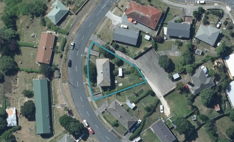 5 Bedford Street, Cannons Creek, Porirua - Carousel 1