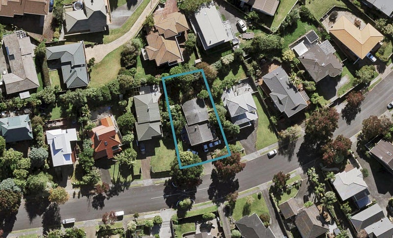 15 Lagoon Way, West Harbour, Auckland - Carousel 1