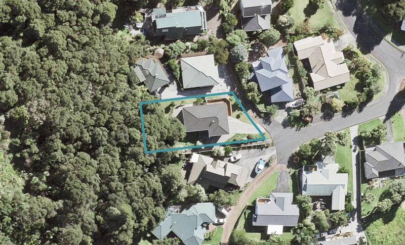 10 Dee Place, Torbay, Auckland - Carousel 1