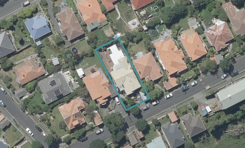 17 Grandview Crescent, Opoho, Dunedin - Carousel 1